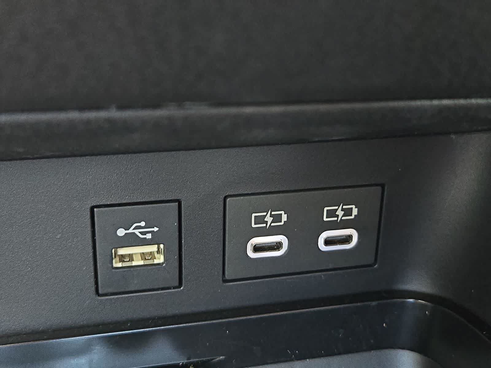 Used 2025 Toyota Camry SE w/ Convenience Package FWD image 30