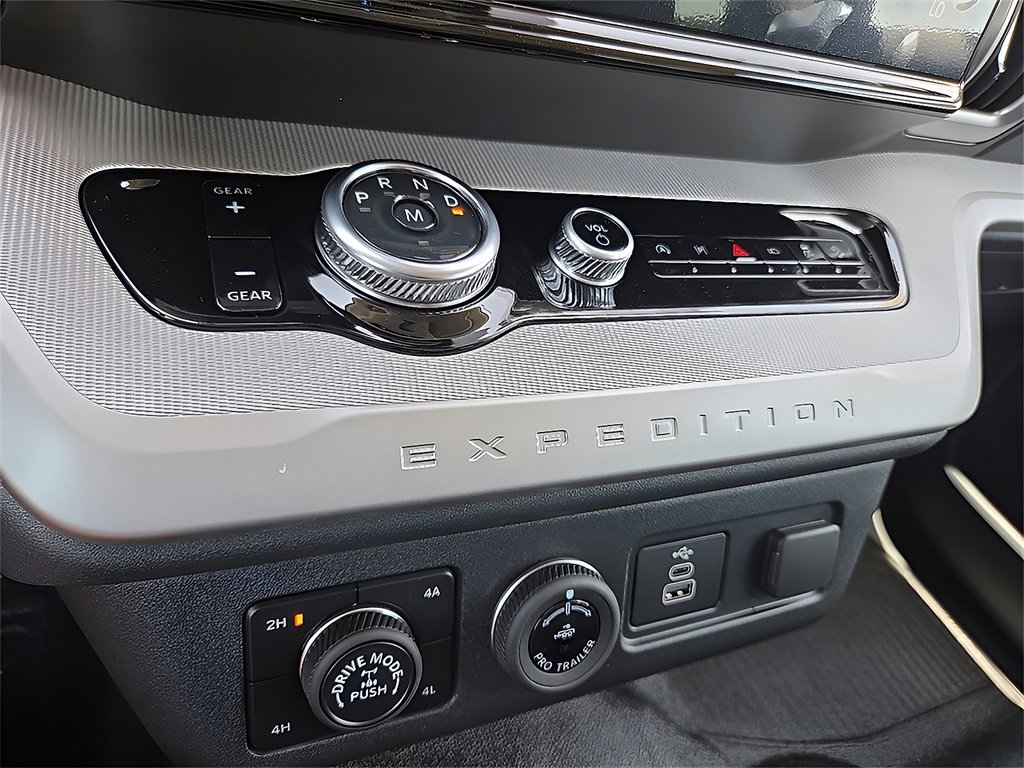 New 2025 Ford Expedition XL image 14
