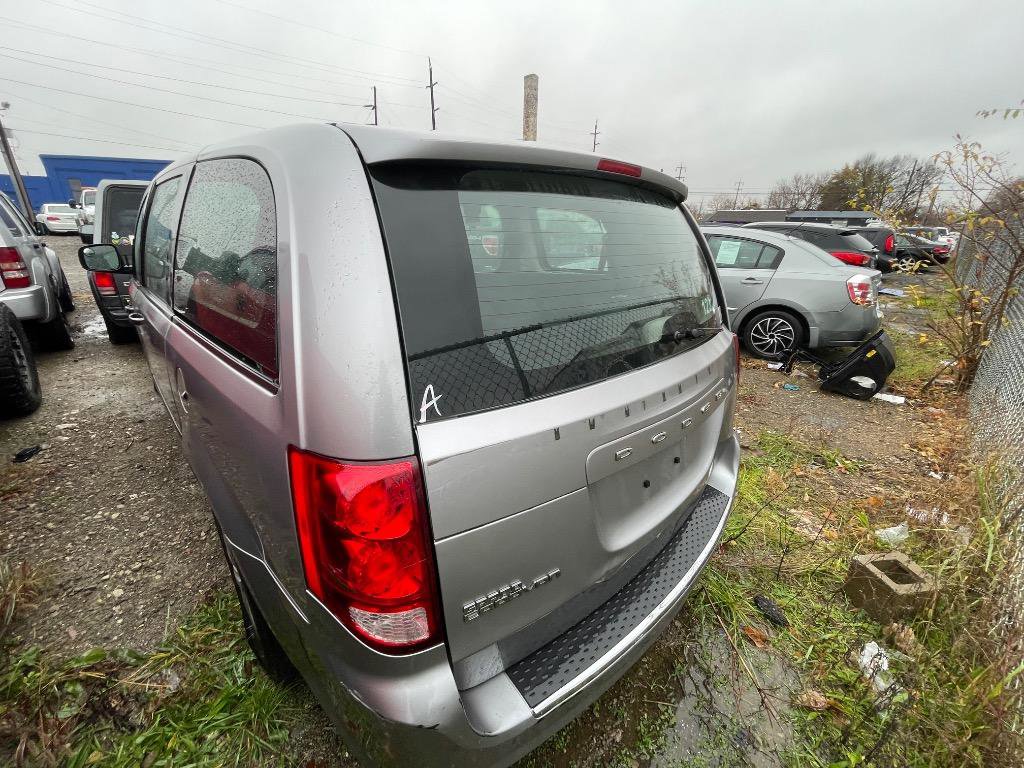 Used 2013 Dodge Grand Caravan American Value Package image 4