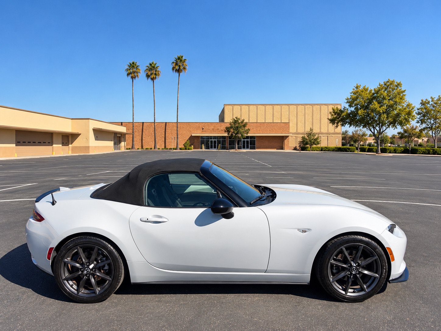 Used 2016 MAZDA MX-5 Miata Club RWD image 8