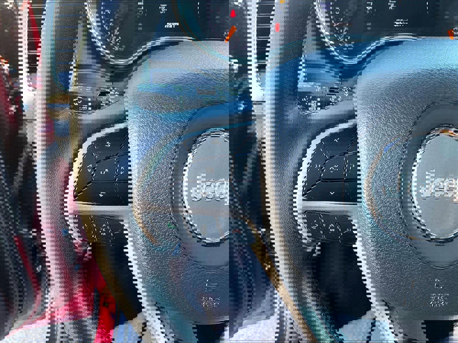 Used 2022 Jeep Grand Cherokee Laredo X image 18