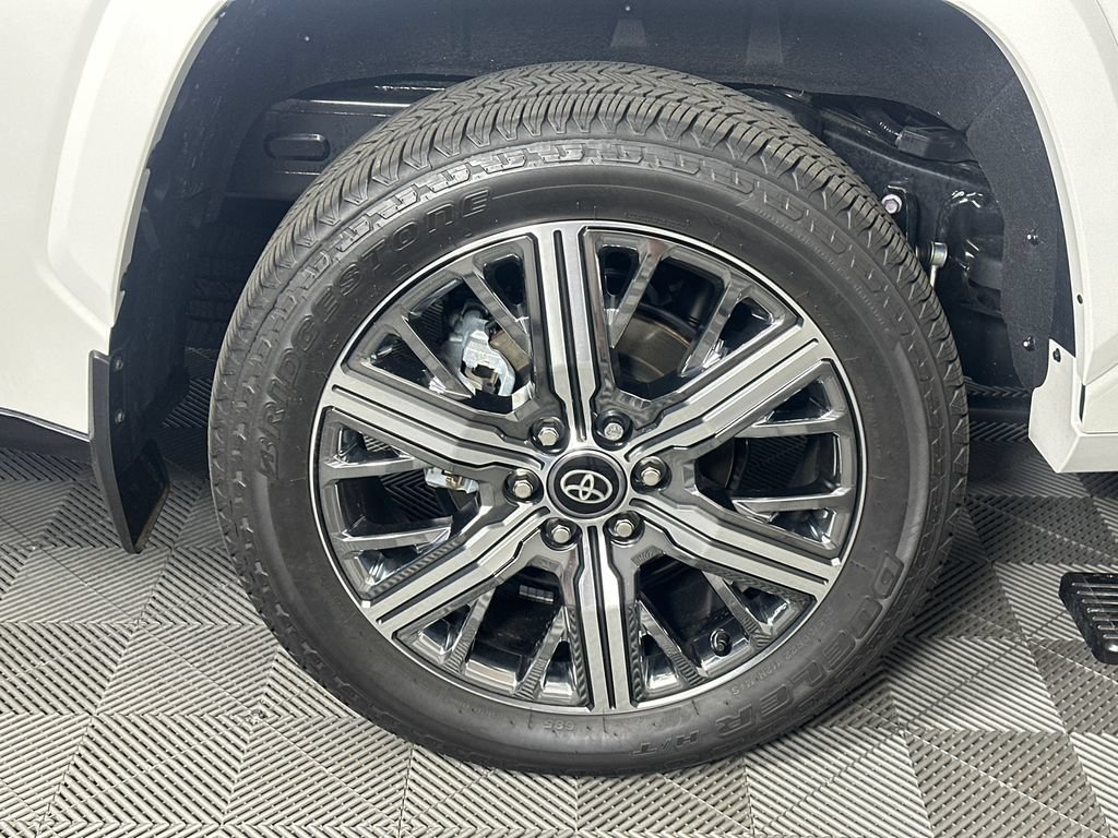 Used 2026 Toyota Sequoia Capstone AWD/4WD image 17