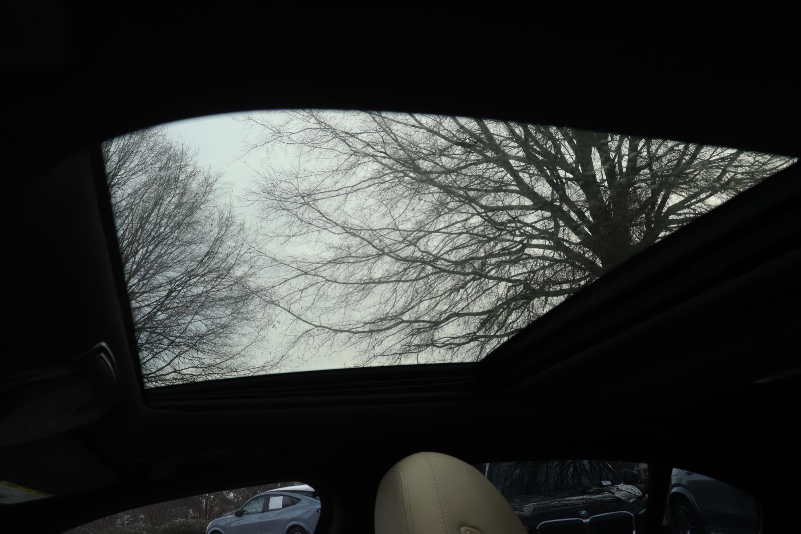 Used 2019 BMW 330i Sedan w/ Premium Package image 20