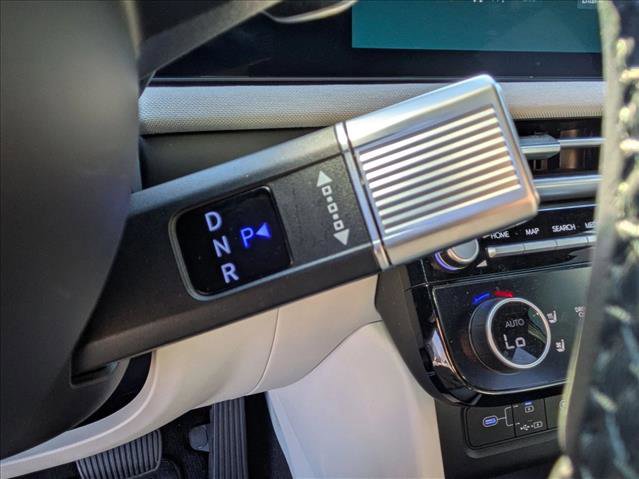 Used 2025 Hyundai Tucson Limited image 11