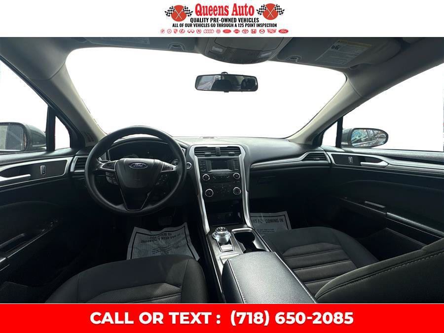 Used 2018 Ford Fusion SE FWD image 24