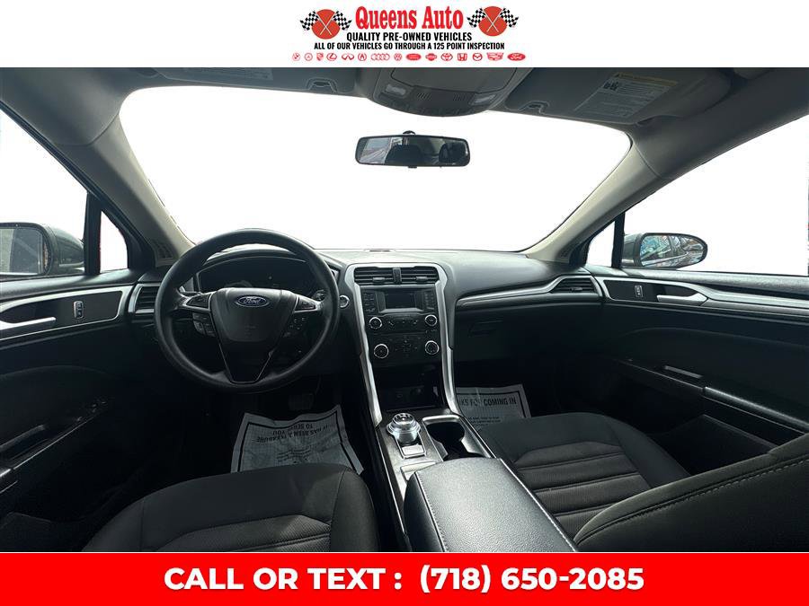 Used 2018 Ford Fusion SE image 24