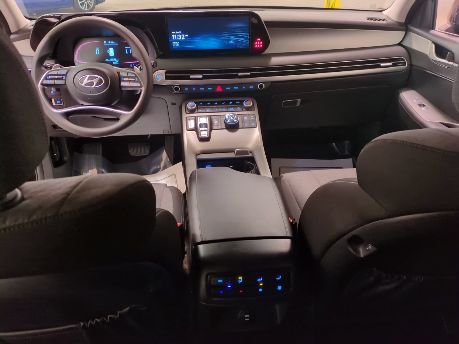 Used 2023 Hyundai Palisade SE AWD/4WD image 14
