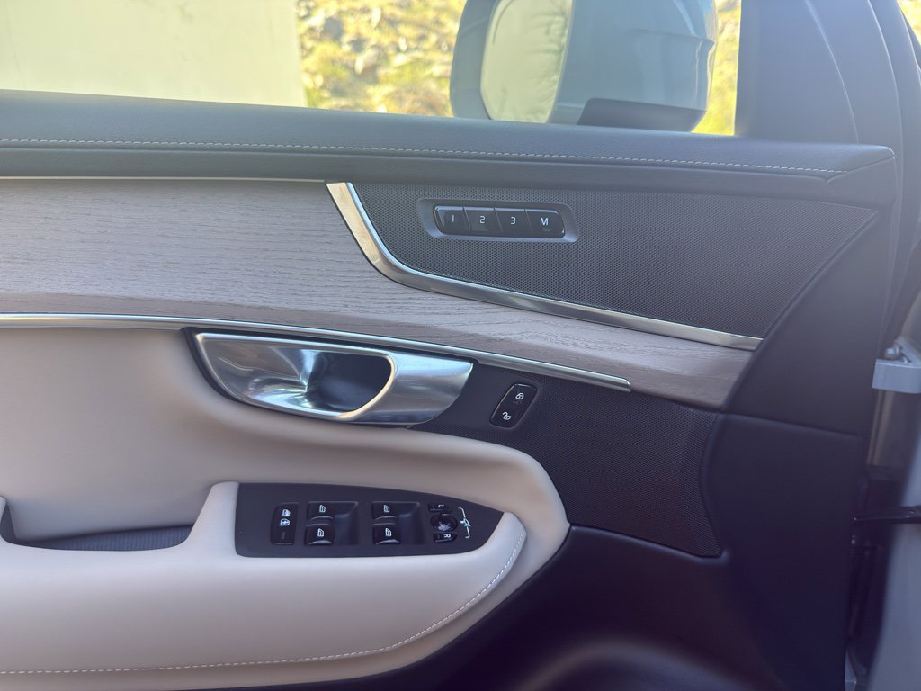 New 2026 Volvo XC90 B6 Plus w/ Protection Package image 14