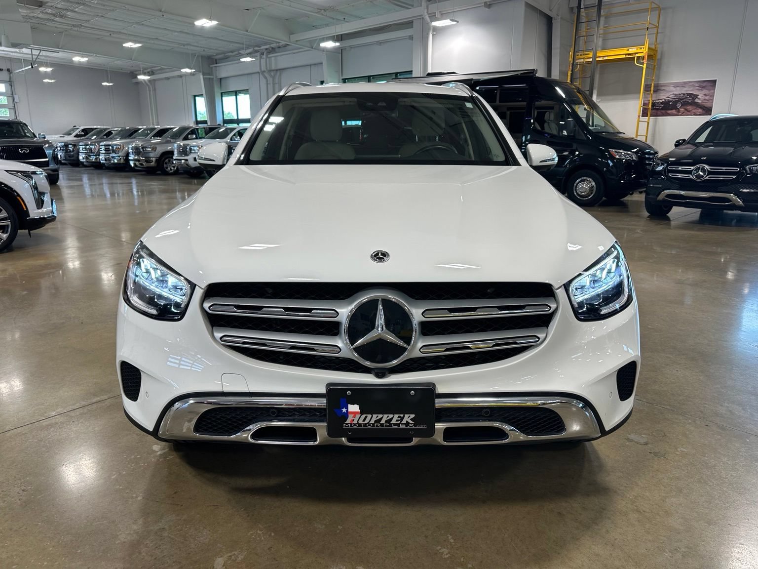 Used 2022 Mercedes-Benz GLC 300 image 2