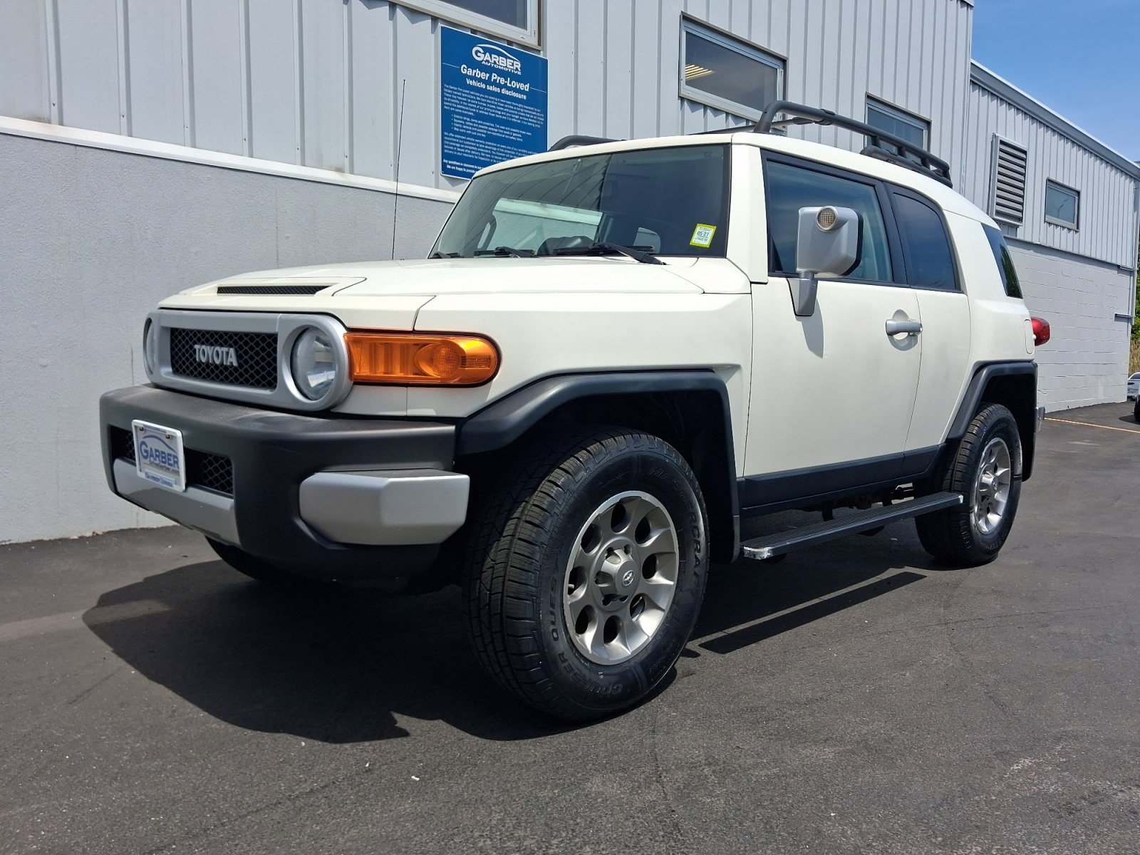 Used 2011 Toyota FJ Cruiser 4WD w/ Upgrade Pkg image 1