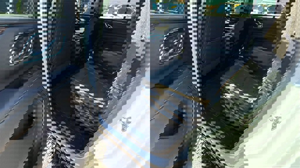 Used 2022 Chevrolet Tahoe Z71 w/ Luxury Package image 23