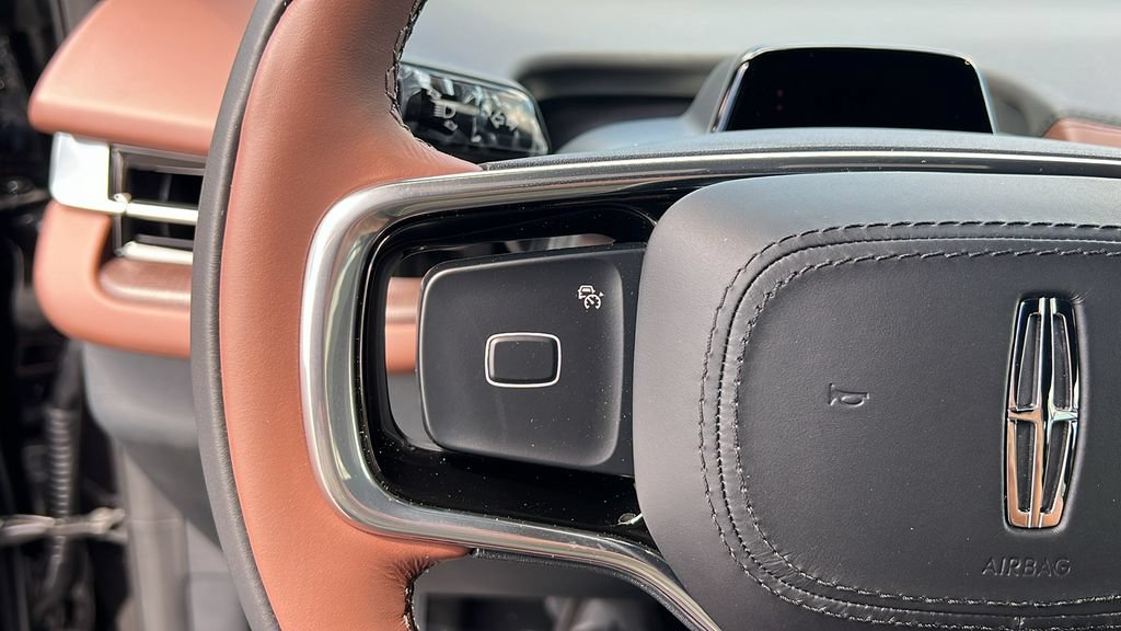 New 2026 Lincoln Navigator L Reserve AWD/4WD image 21