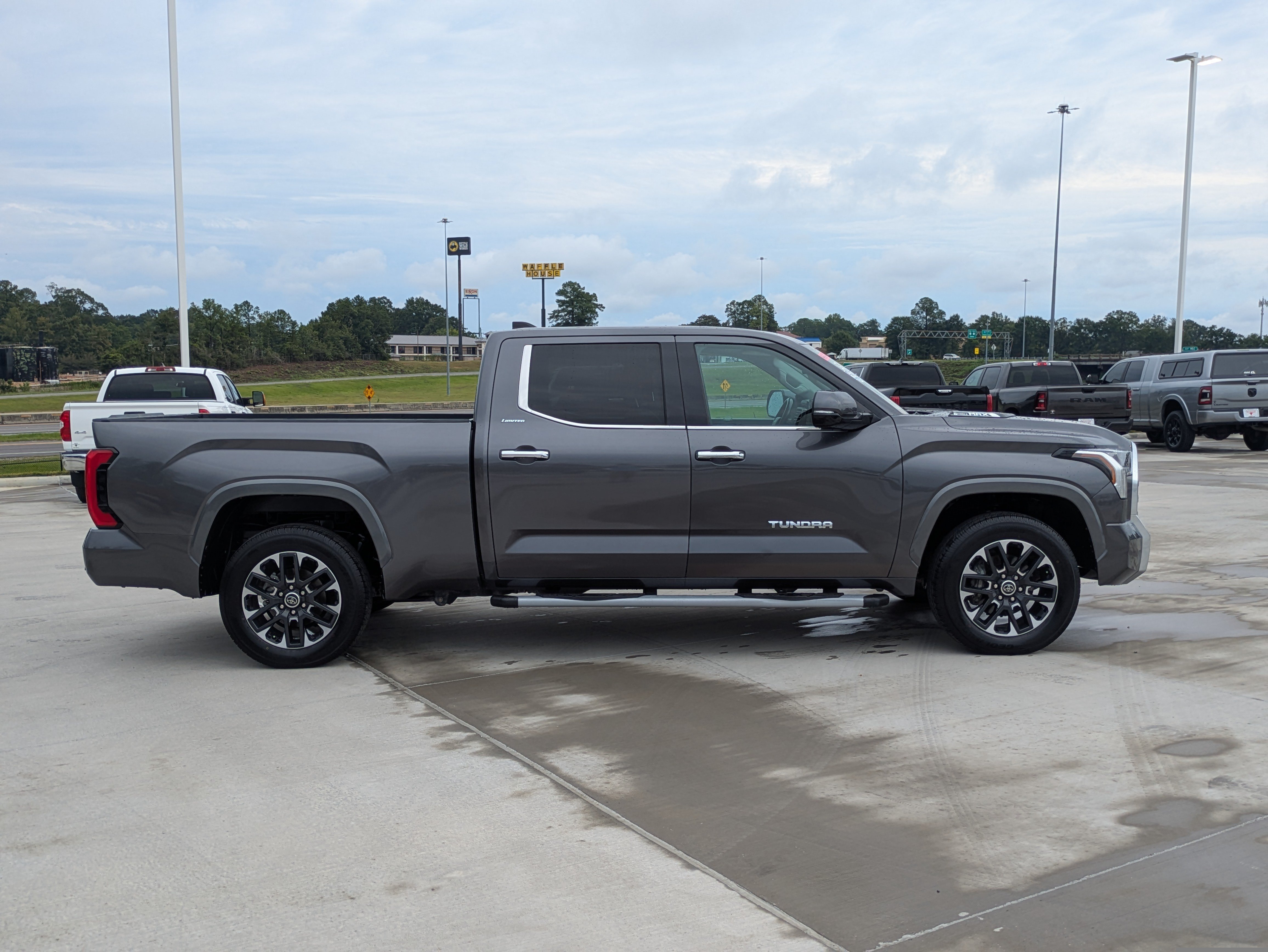 Used 2023 Toyota Tundra Limited w/ Power Package AWD/4WD image 7