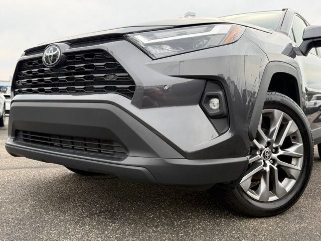Used 2025 Toyota RAV4 XLE Premium w/ Weather Package AWD/4WD image 31