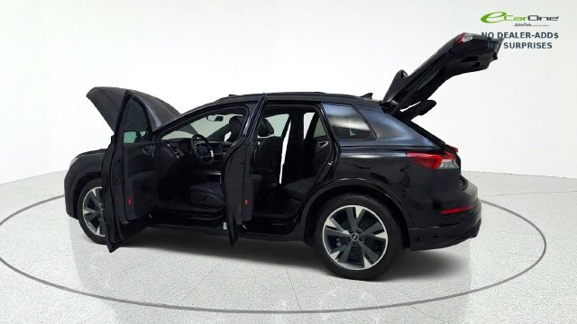 Used 2025 Audi Q4 e-tron Premium w/ Convenience Package AWD/4WD image 17