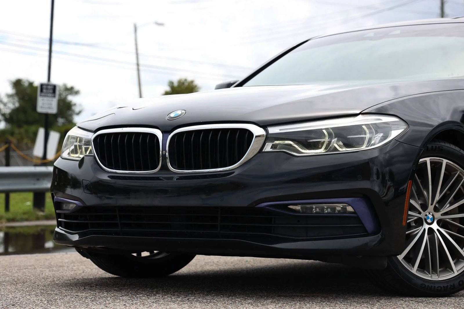 Used 2017 BMW 540i xDrive AWD/4WD image 16
