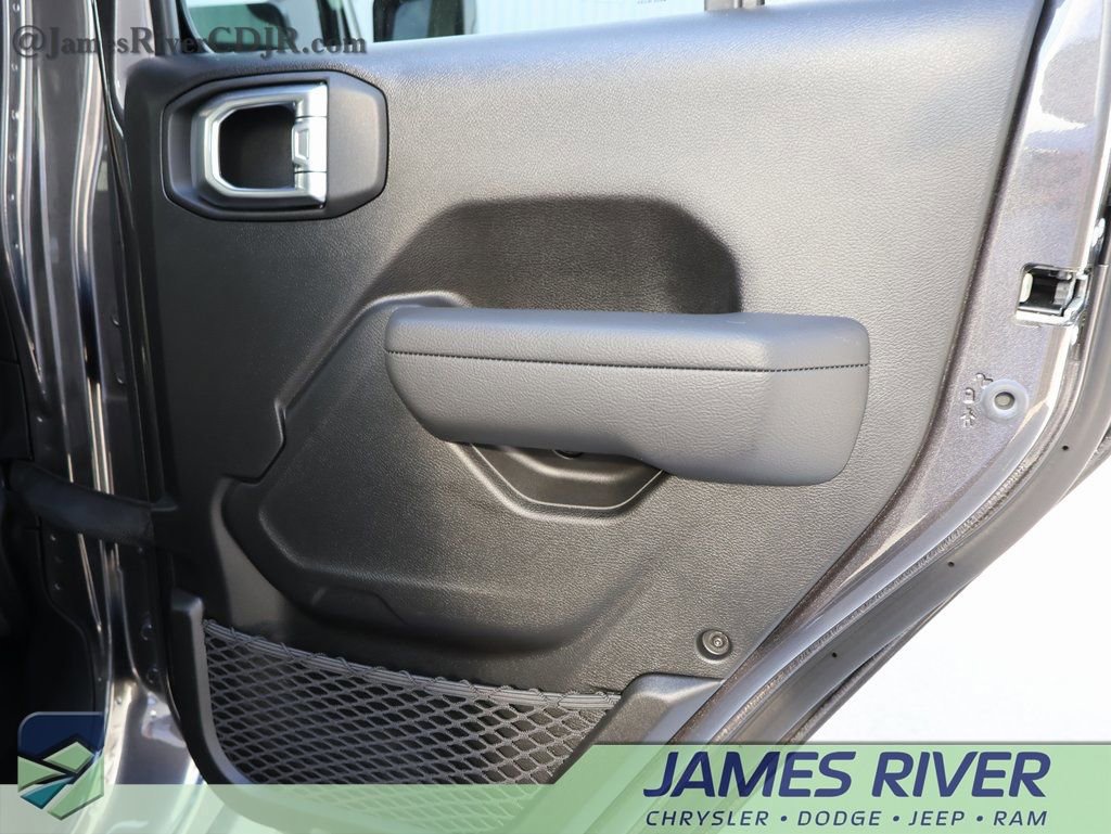 Used 2024 Jeep Wrangler Willys image 11