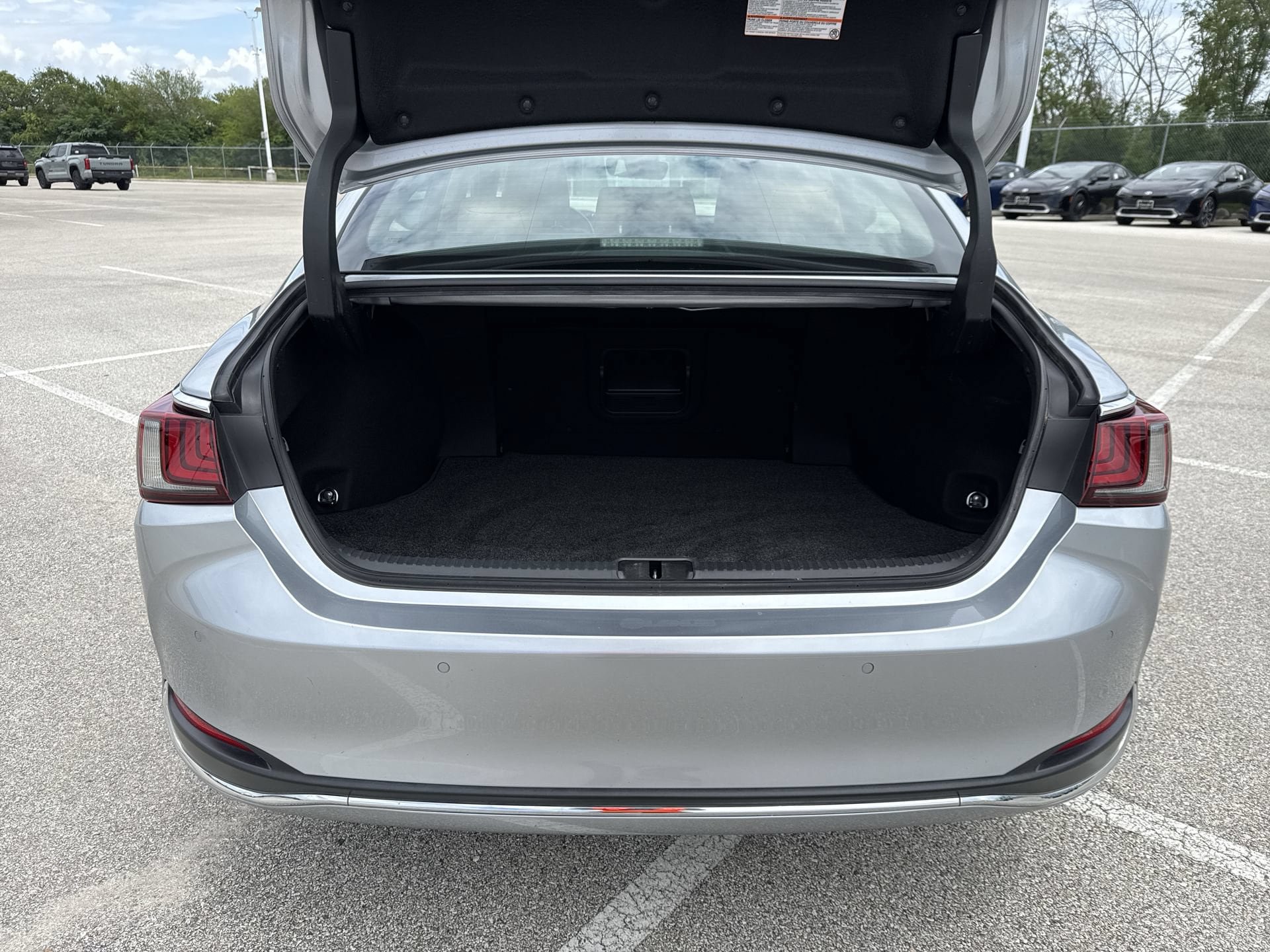 Used 2024 Lexus ES 250 w/ Premium Package AWD/4WD image 21