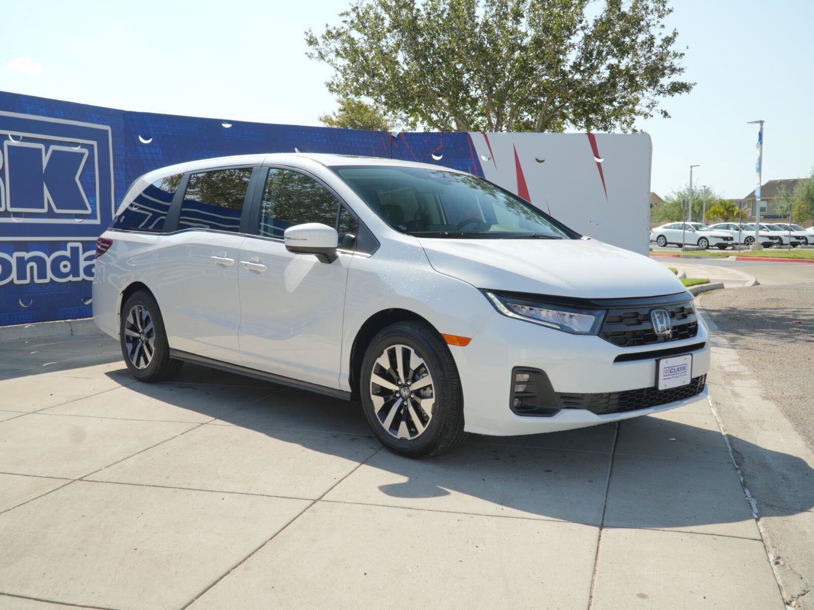 New 2026 Honda Odyssey EX-L image 4