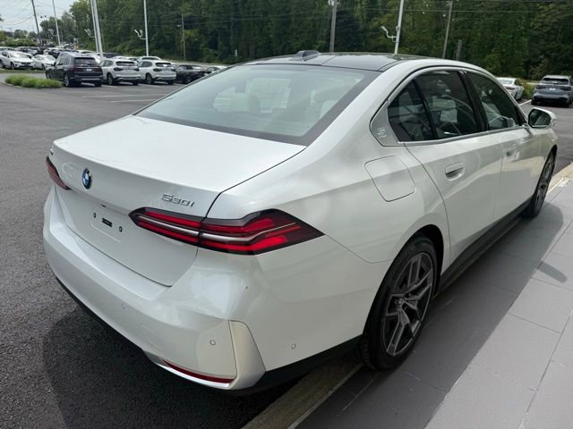 Used 2026 BMW 530i xDrive w/ Executive Package image 7