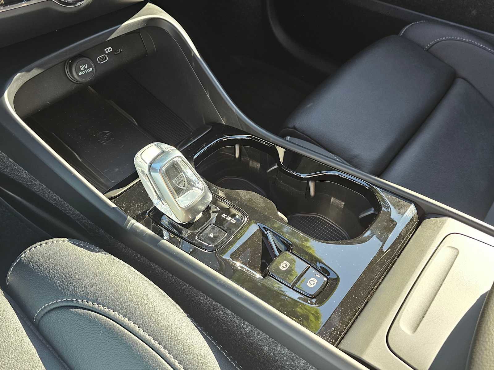 New 2026 Volvo XC40 B5 Plus w/ Protection Package Premier image 24