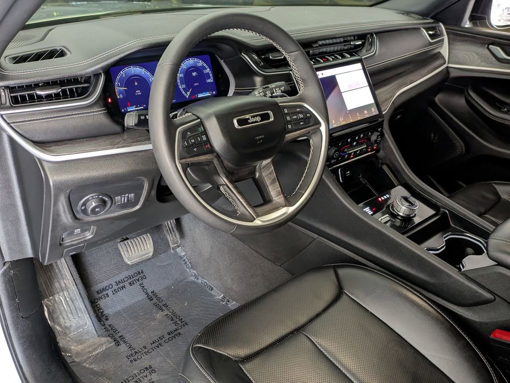 Used 2024 Jeep Grand Cherokee L Limited w/ Luxury Tech Group II image 14