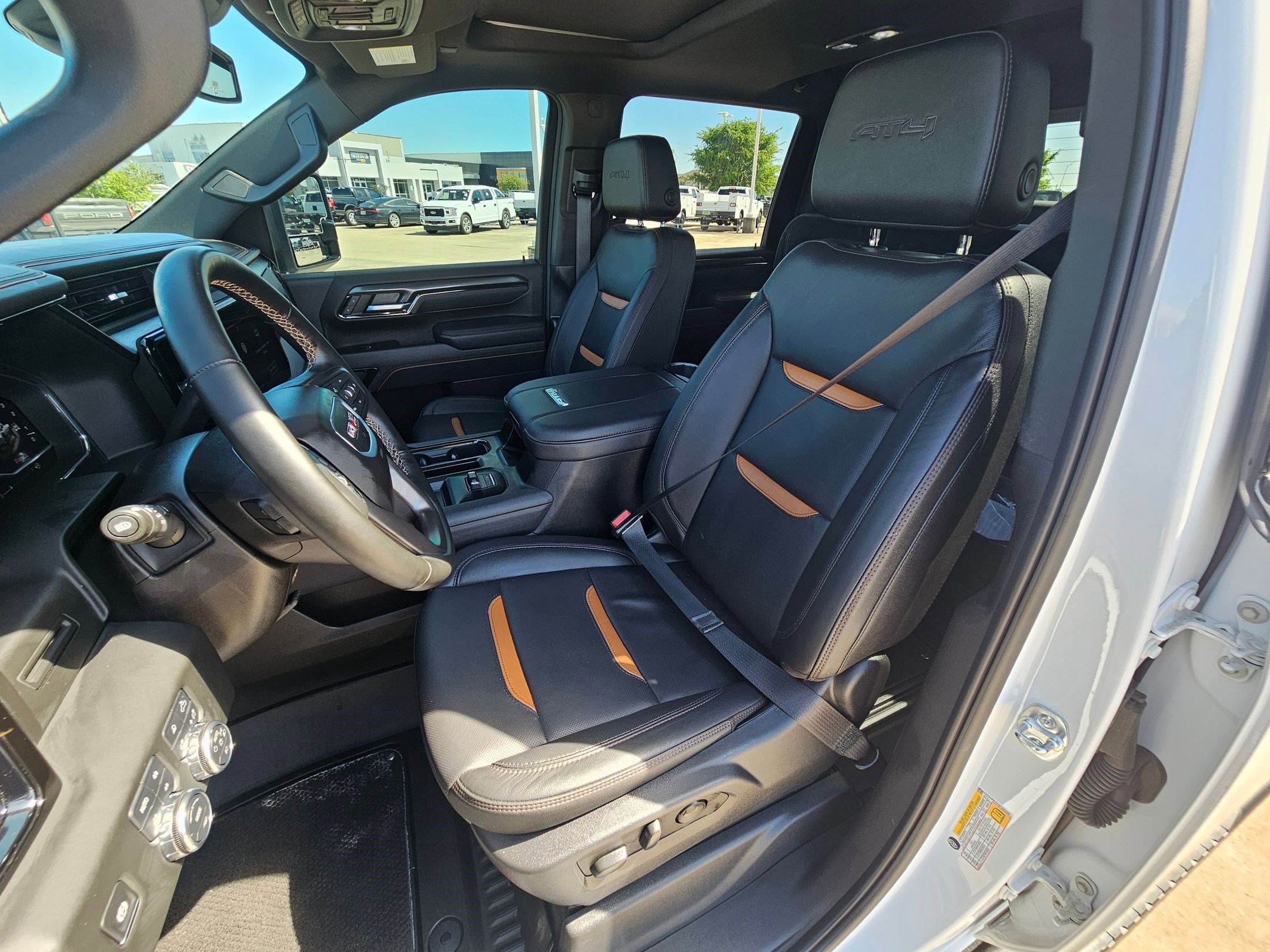 Used 2025 GMC Sierra 2500 AT4 image 19