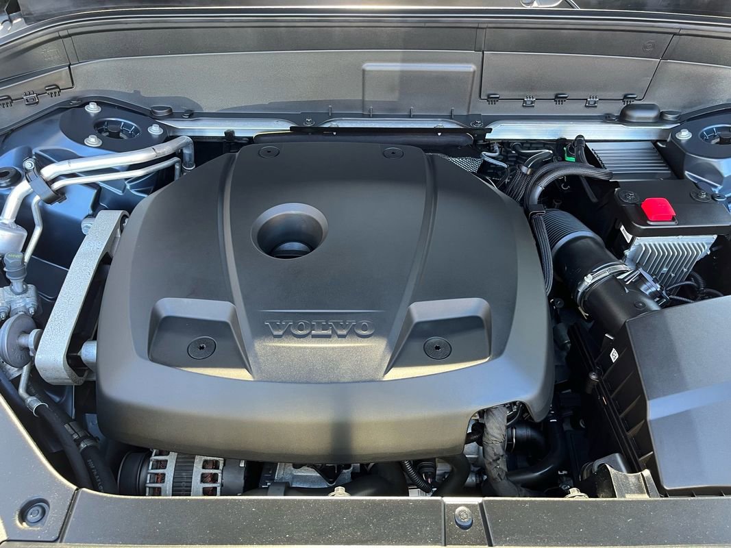 Used 2020 Volvo XC90 T5 Momentum image 27
