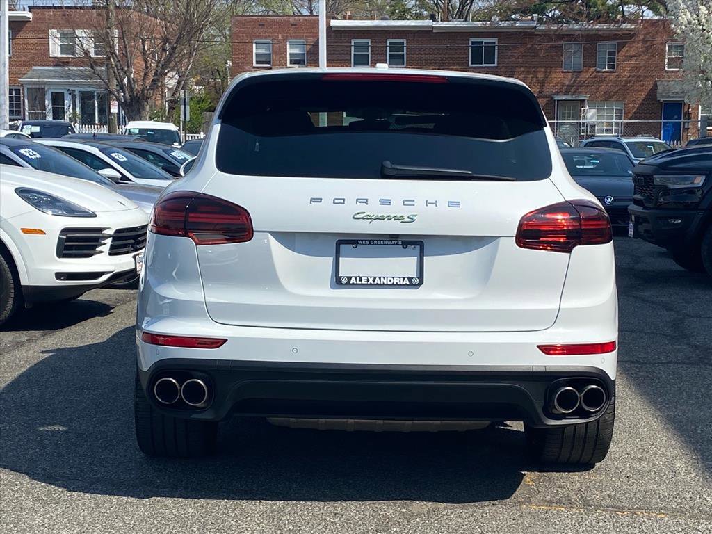 Used 2016 Porsche Cayenne S image 4