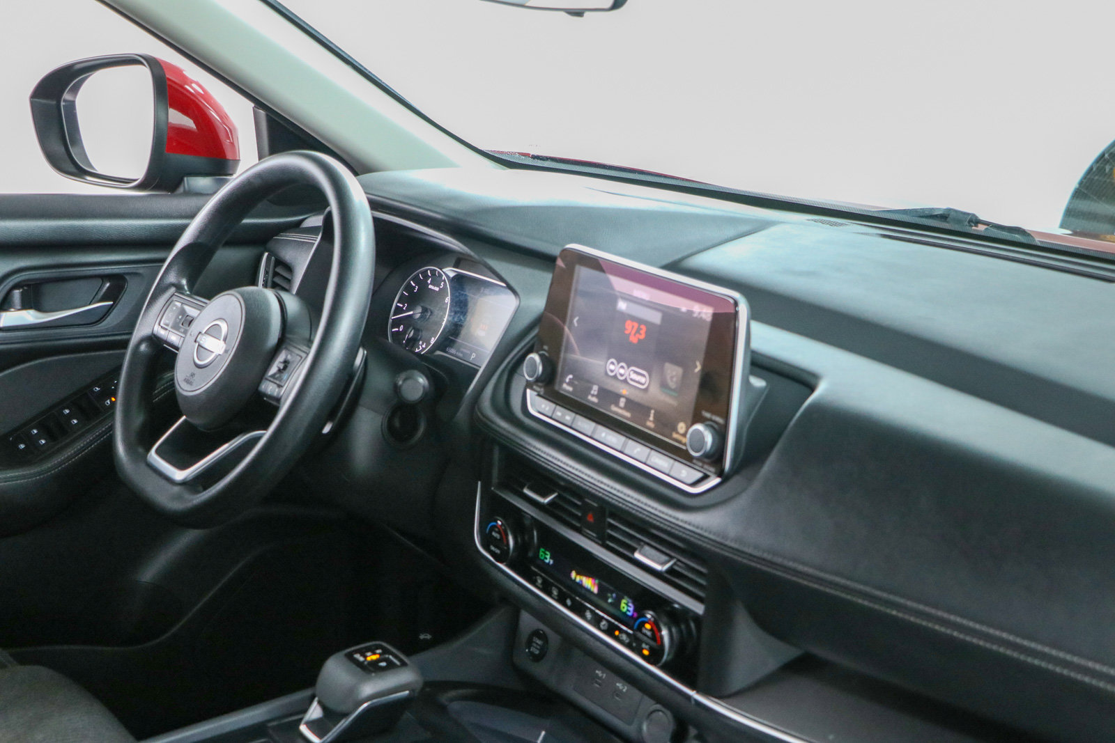 Used 2024 Nissan Rogue SV FWD image 25