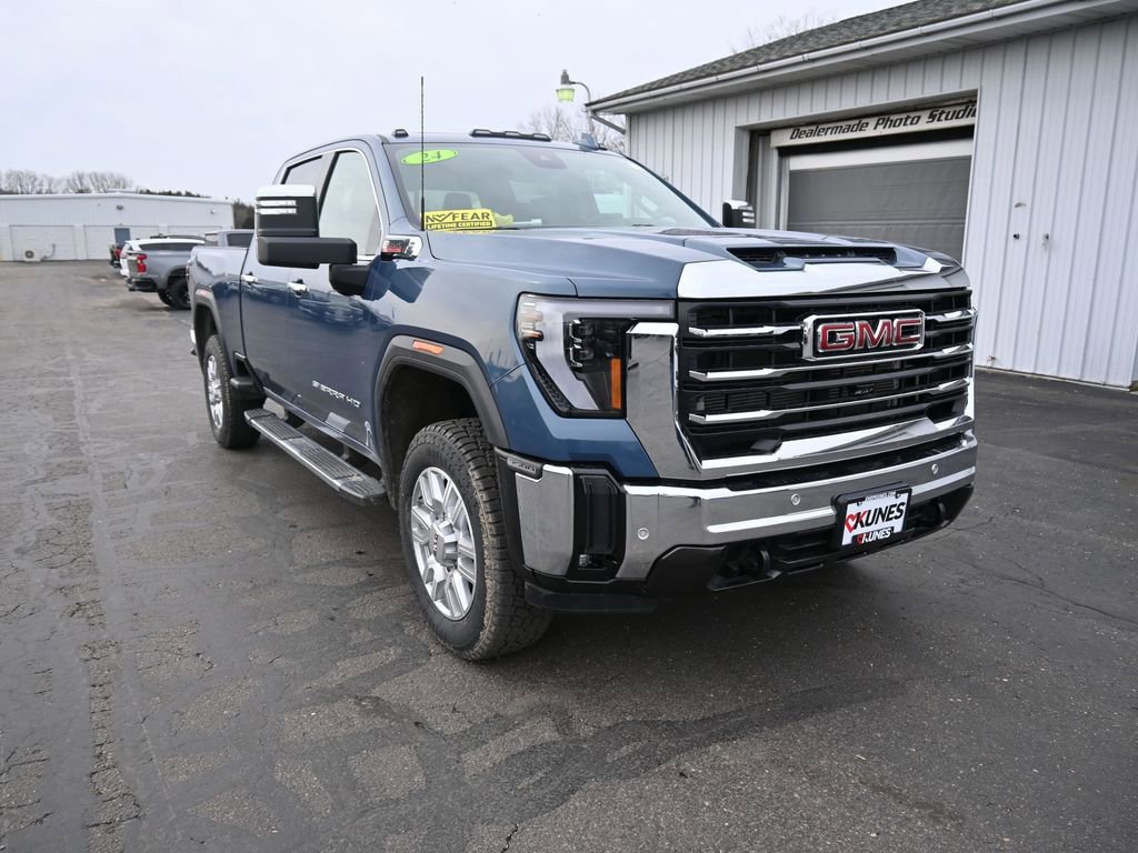 Used 2024 GMC Sierra 3500 SLT w/ SLT Premium Package image 4
