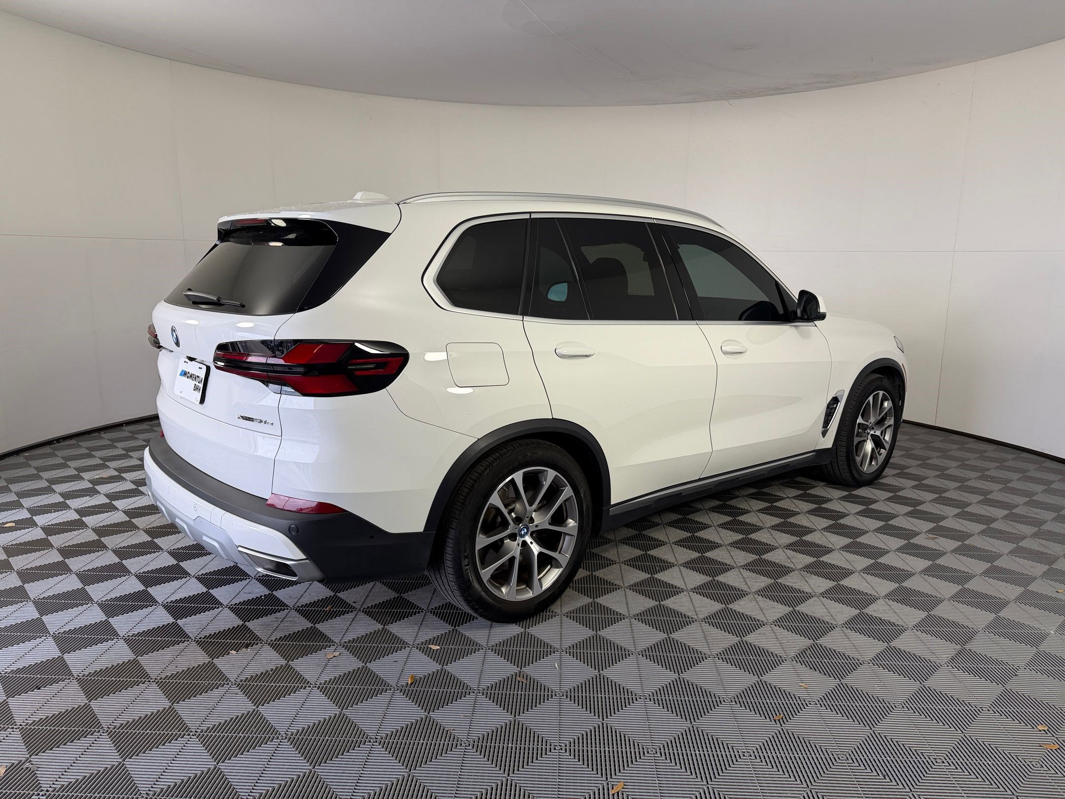 Certified 2024 BMW X5 xDrive50e w/ Parking Assistance Package image 9