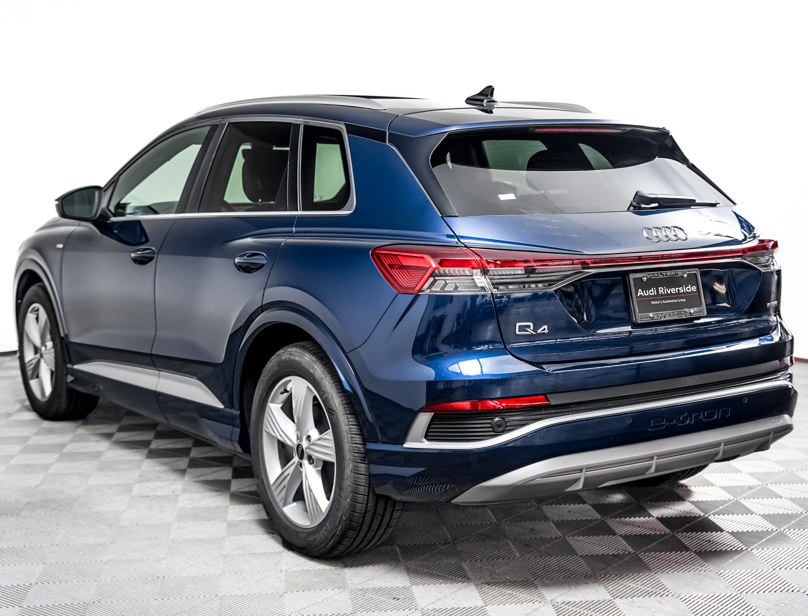 Certified 2025 Audi Q4 e-tron Premium w/ Convenience Package AWD/4WD image 2