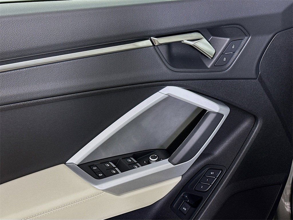 New 2025 Audi Q3 2.0T Premium image 21