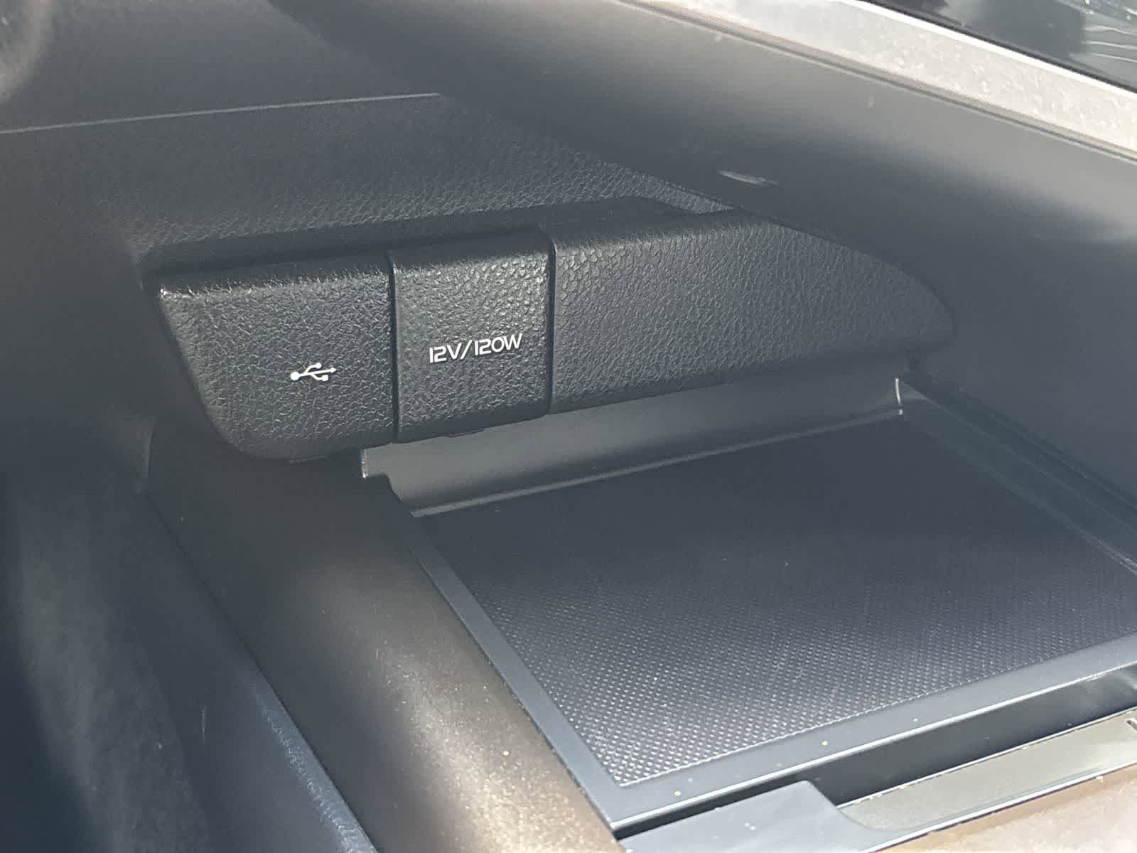 Used 2021 Toyota Camry SE w/ Carpet Mat Package (TMS) FWD image 22