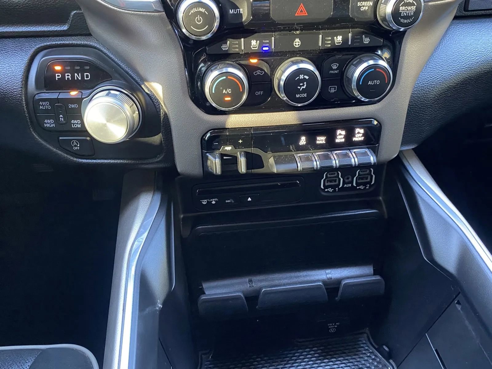 Used 2019 RAM 1500 Laramie AWD/4WD image 15