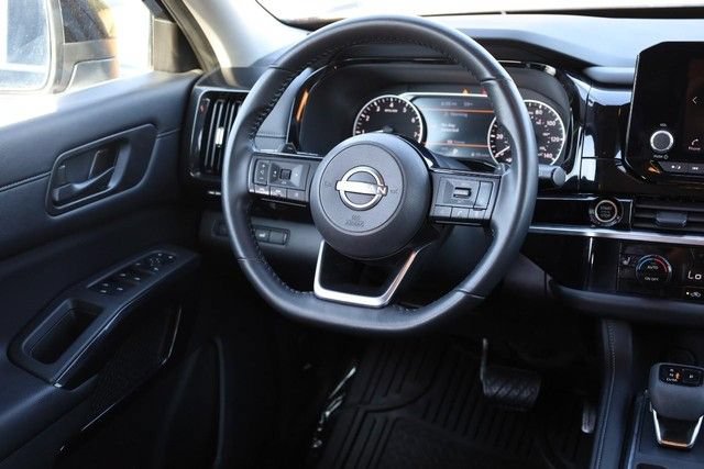 Certified 2023 Nissan Pathfinder SV w/ SV Premium Package AWD/4WD image 27
