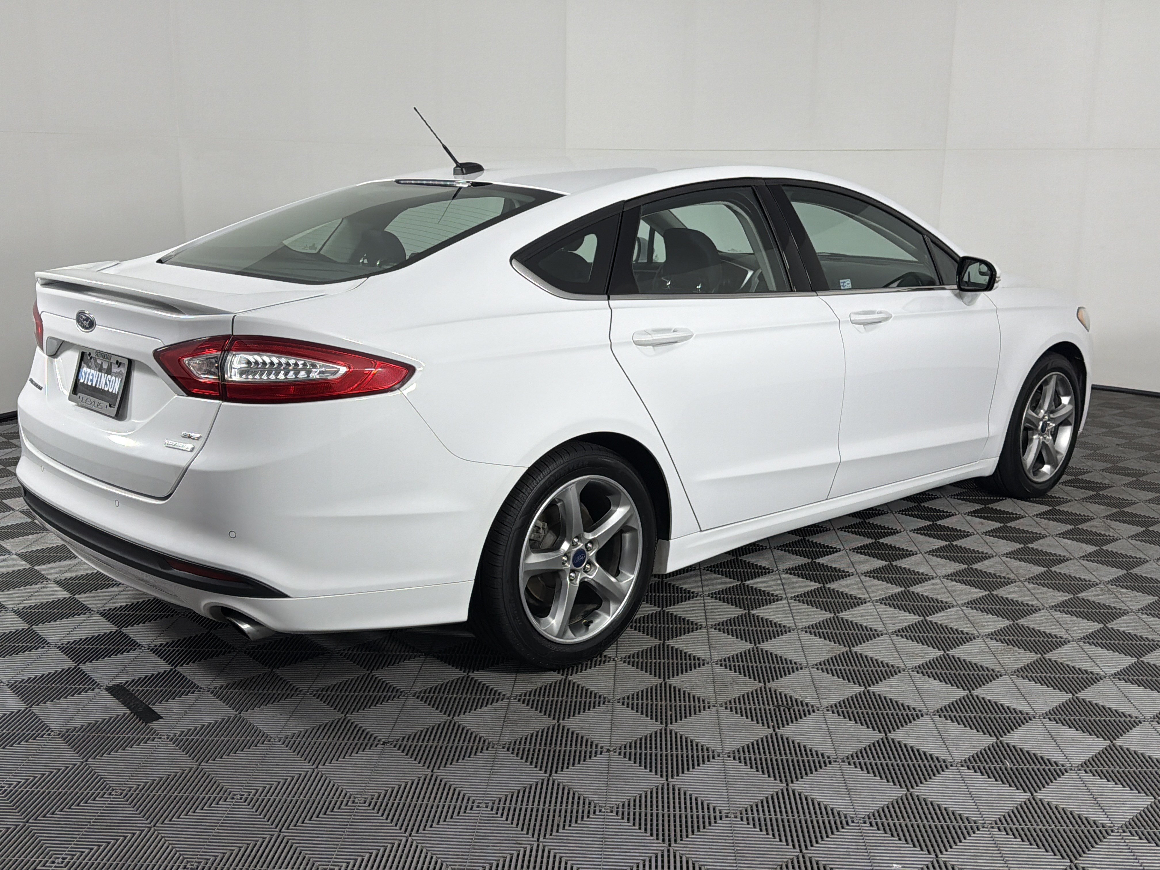 Used 2013 Ford Fusion SE FWD image 7