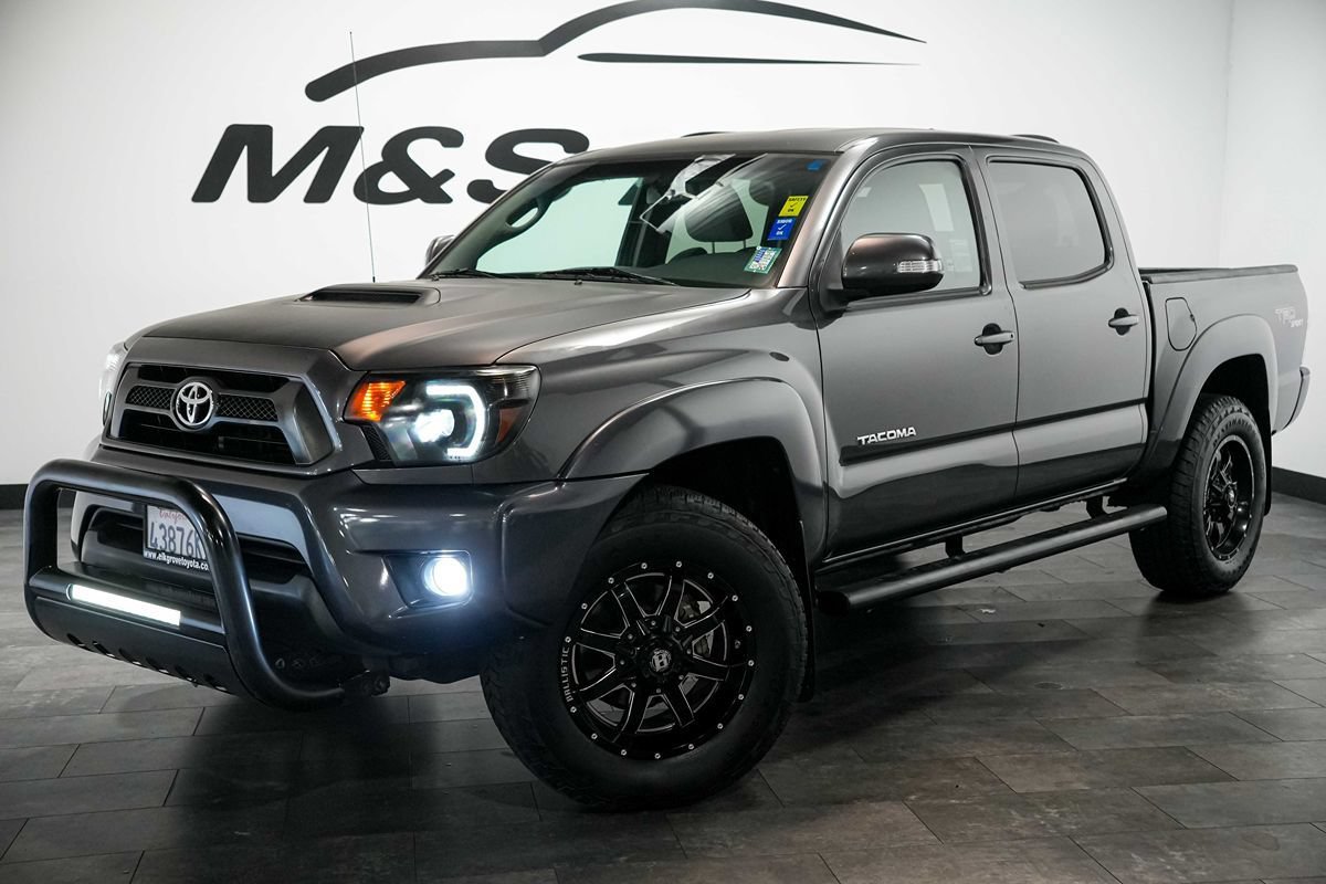 Used 2013 Toyota Tacoma PreRunner w/ TRD Sport Pkg RWD image 2