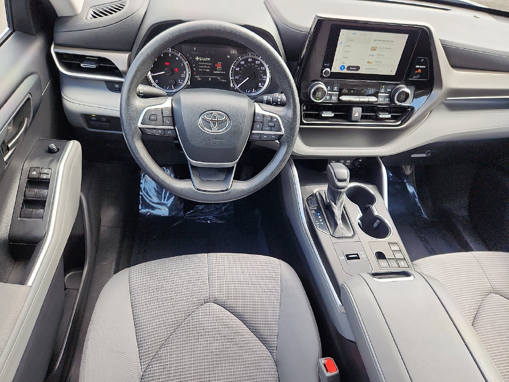 Used 2023 Toyota Highlander L FWD image 12
