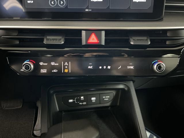 Used 2025 Kia K5 LXS FWD image 17