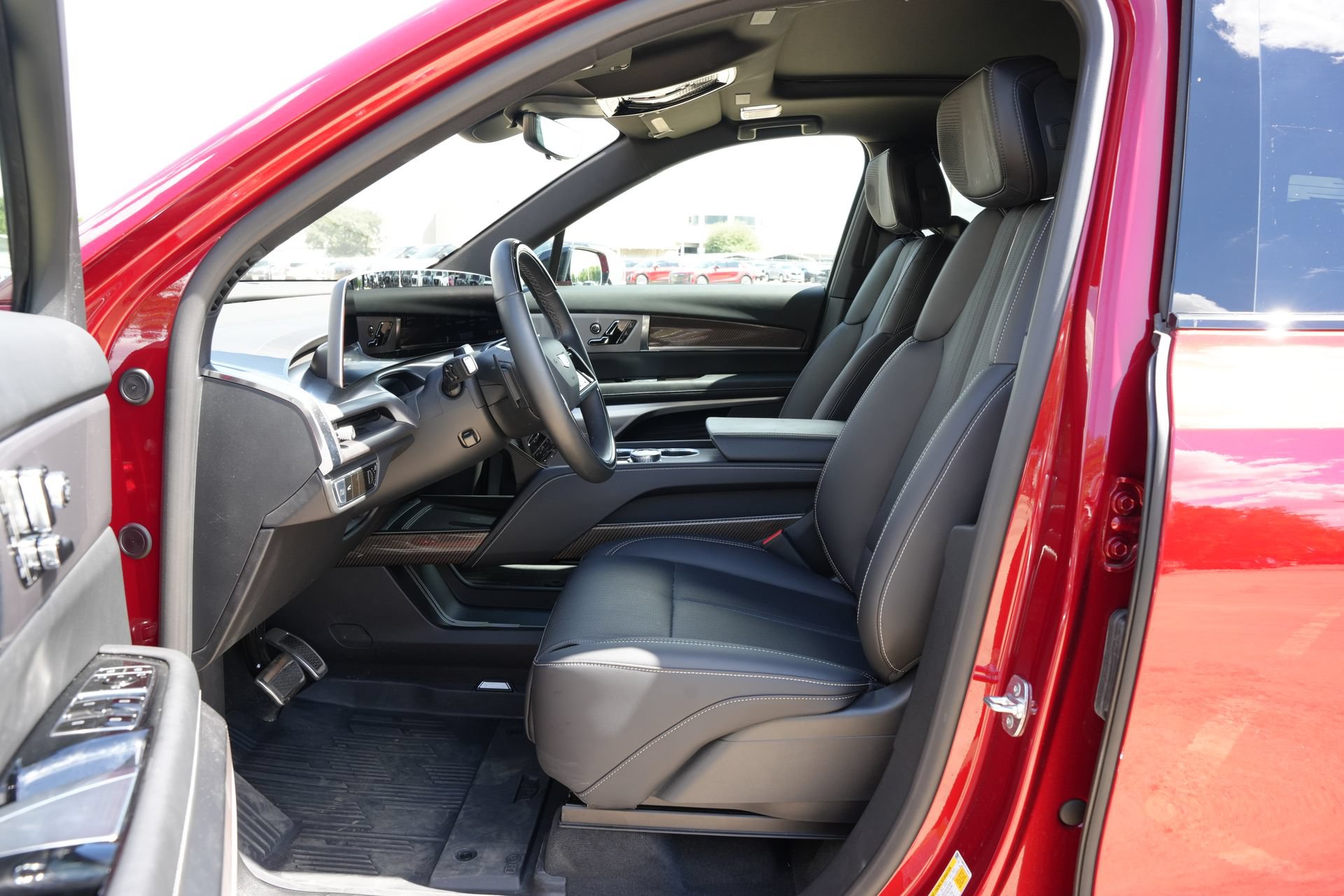Certified 2026 Cadillac Vistiq Sport w/ LPO, Floor Liner Package AWD/4WD image 19