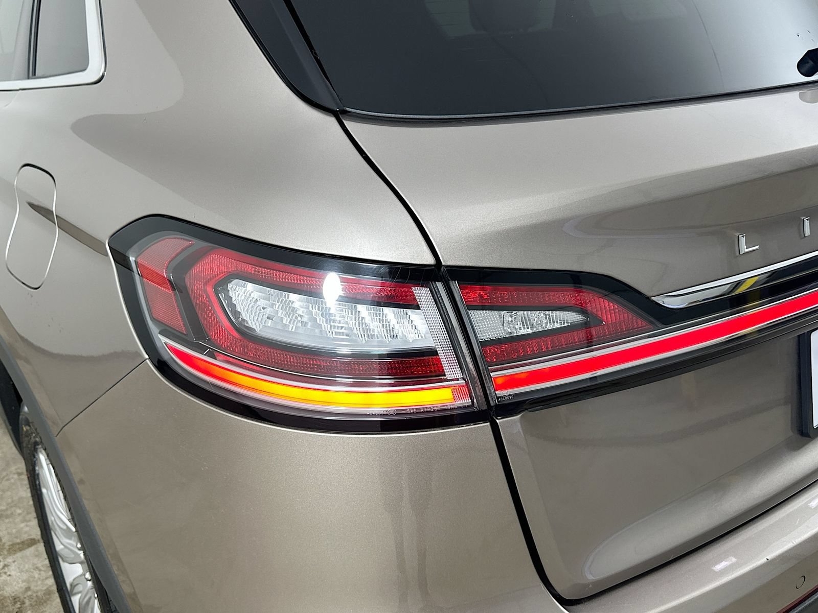 Used 2019 Lincoln Nautilus FWD image 12