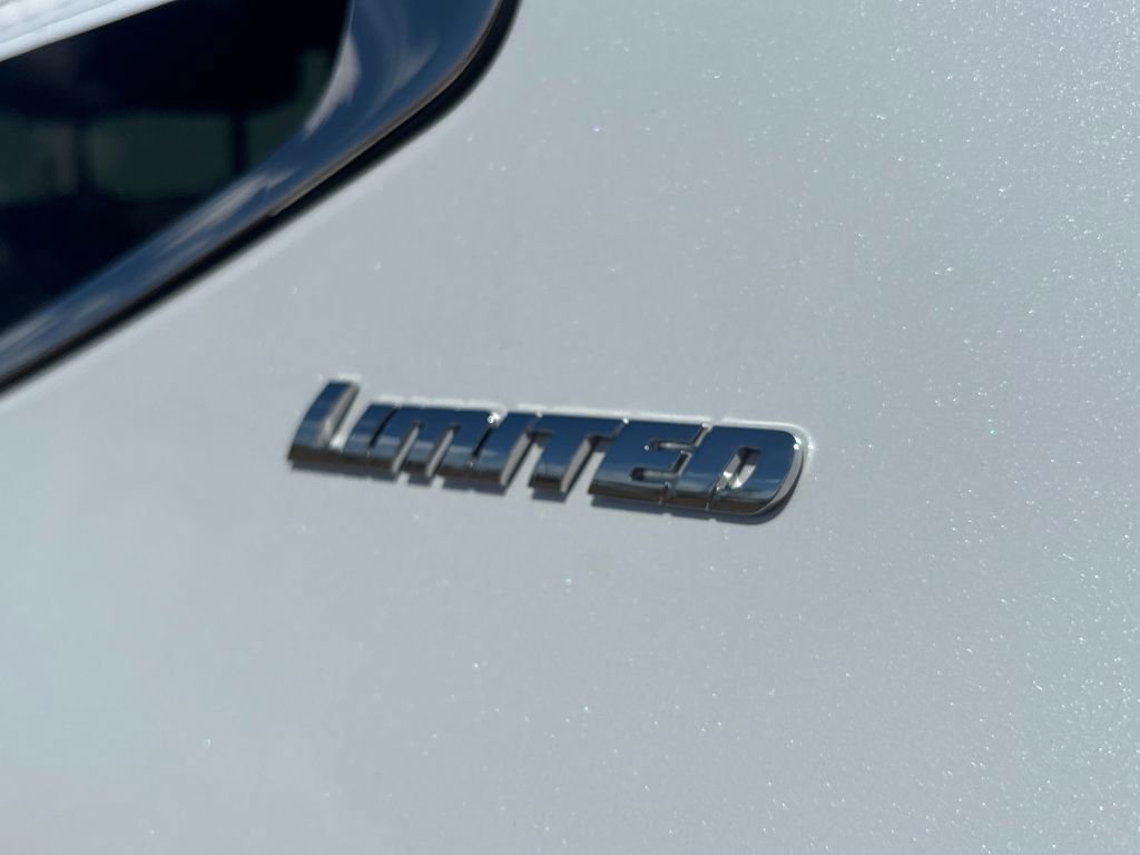 Used 2025 Toyota Tundra Limited image 36
