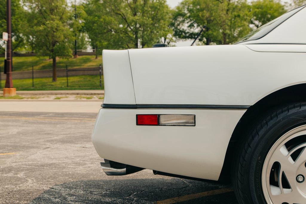 Used 1990 Chevrolet Corvette Convertible image 16