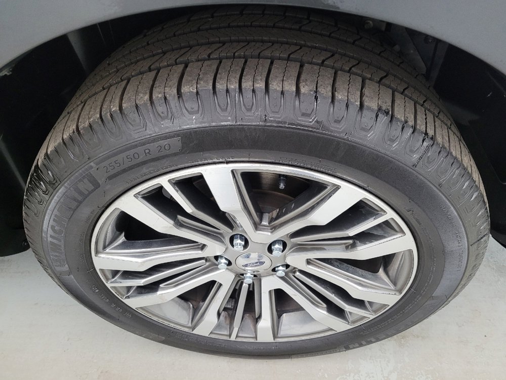 Used 2017 Ford Explorer Platinum AWD/4WD image 31