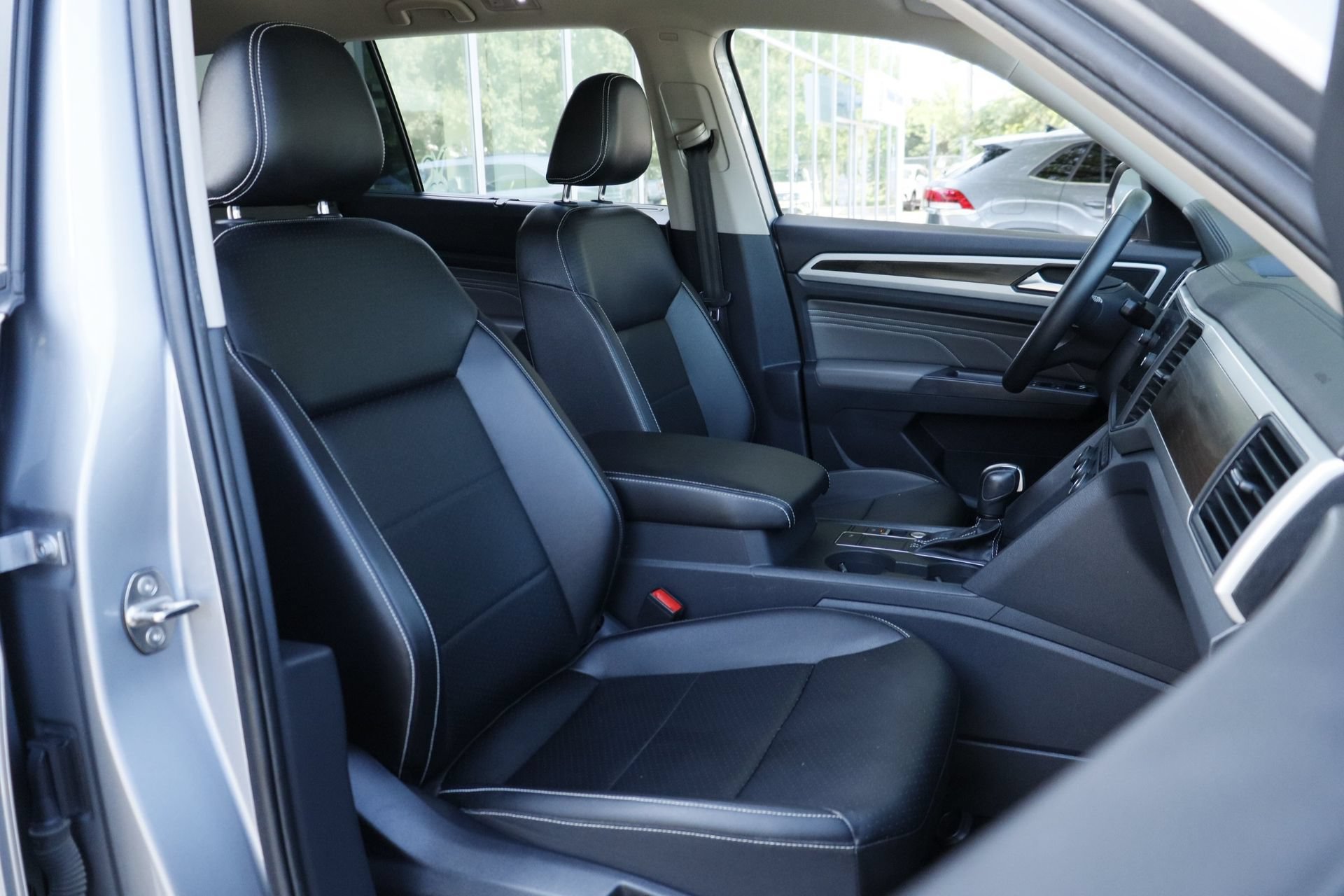 Used 2021 Volkswagen Atlas SE w/ Panoramic Sunroof Package FWD image 22