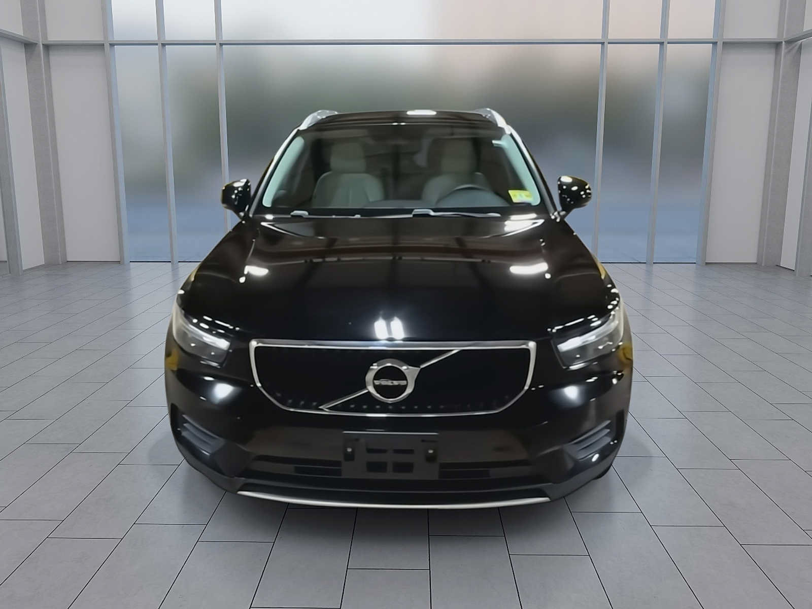 Used 2019 Volvo XC40 T4 Momentum FWD image 3