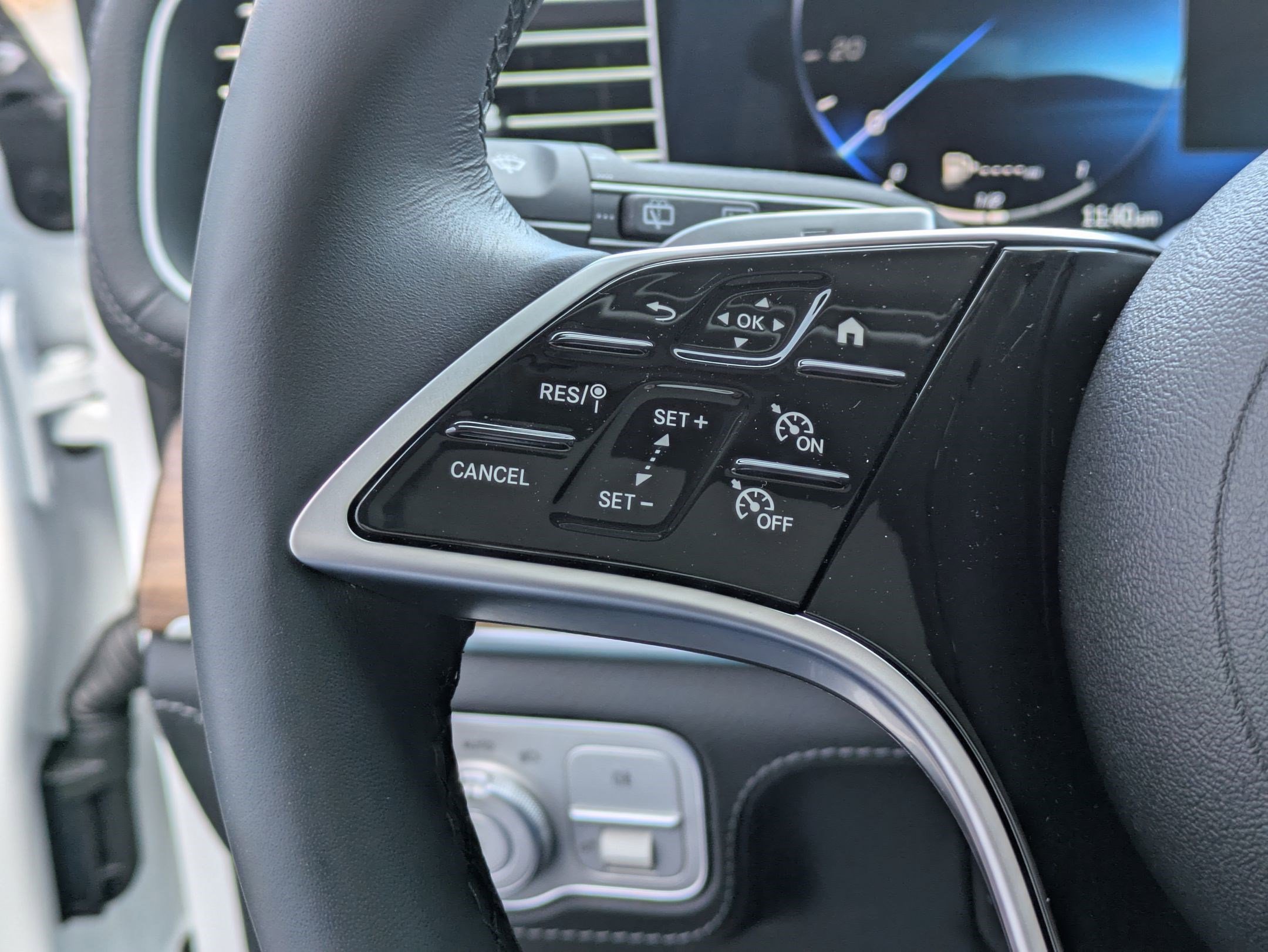 Certified 2025 Mercedes-Benz GLE 450e 4MATIC image 18