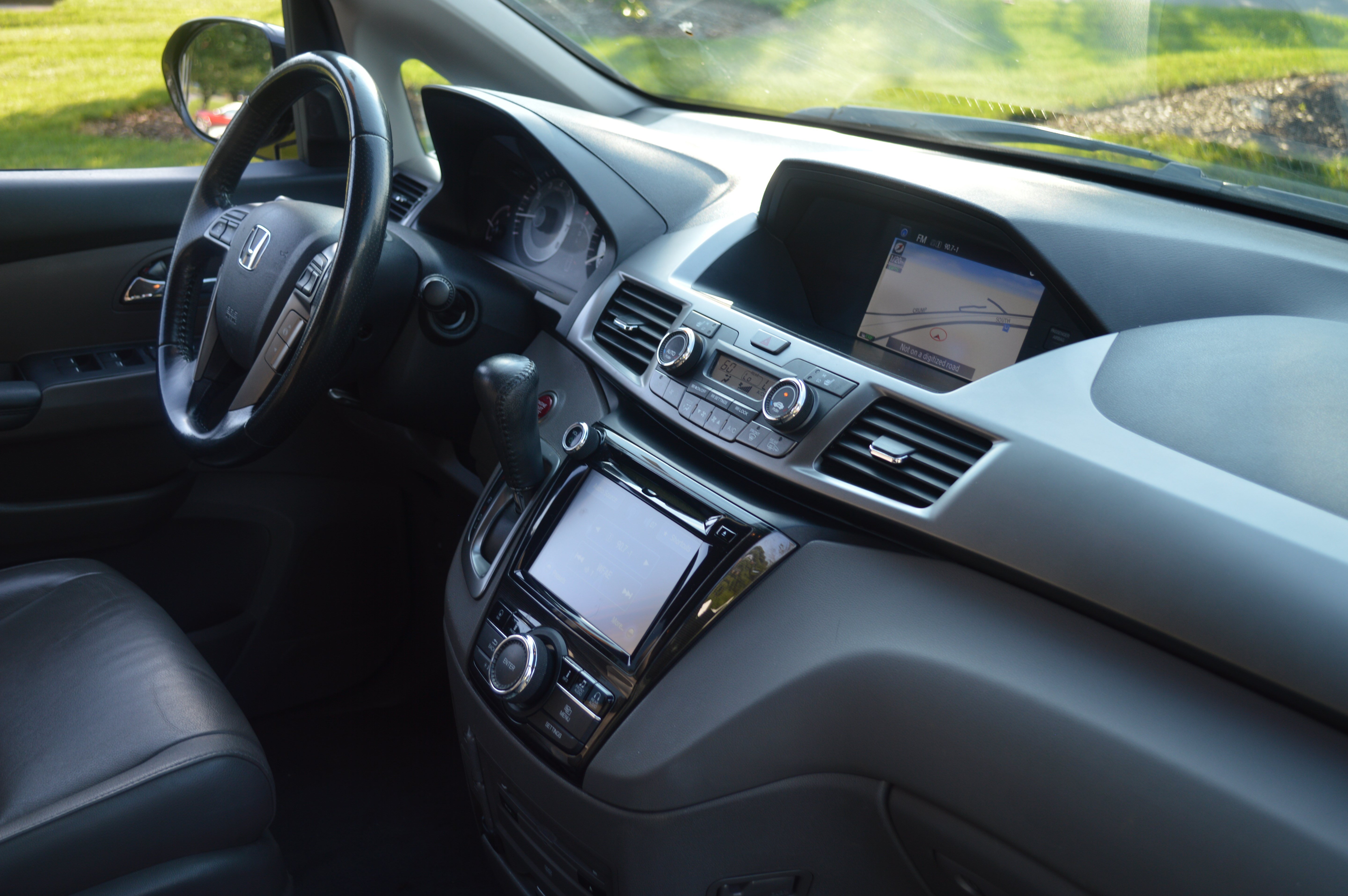 Used 2016 Honda Odyssey Touring Elite image 35